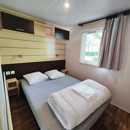 Aux Portes Des Monts D'aubrac Holiday park 3*