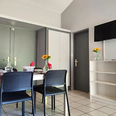 Aux Portes Des Monts D'aubrac Ferienpark 3*