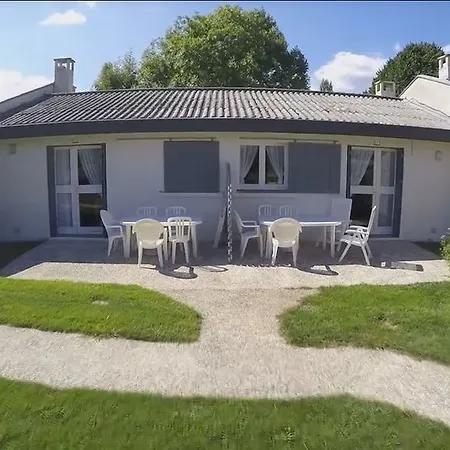 Aux Portes Des Monts D'aubrac 홀리데이파크