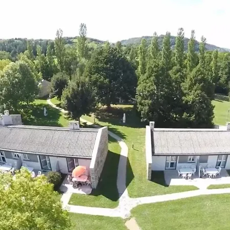 Aux Portes Des Monts D'aubrac 3*