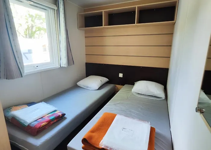 Aux Portes Des Monts D'aubrac 3* Espalion