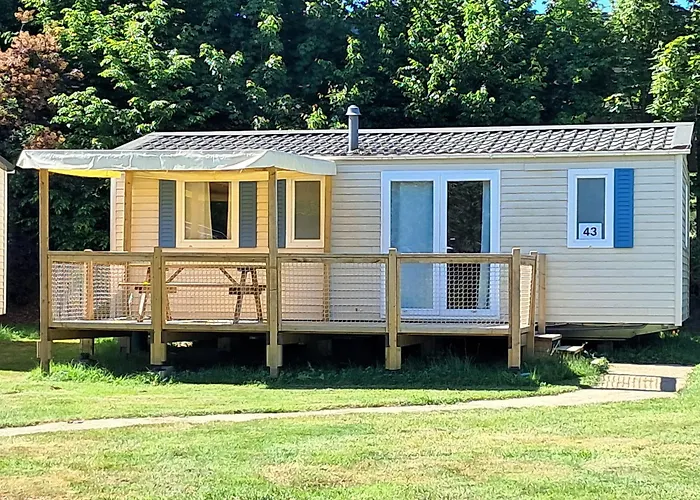 Aux Portes Des Monts D'aubrac Village de vacances