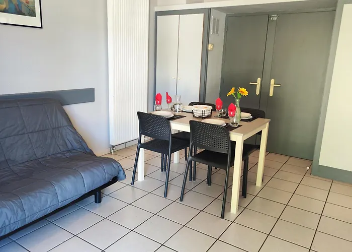 Aux Portes Des Monts D'aubrac 3*