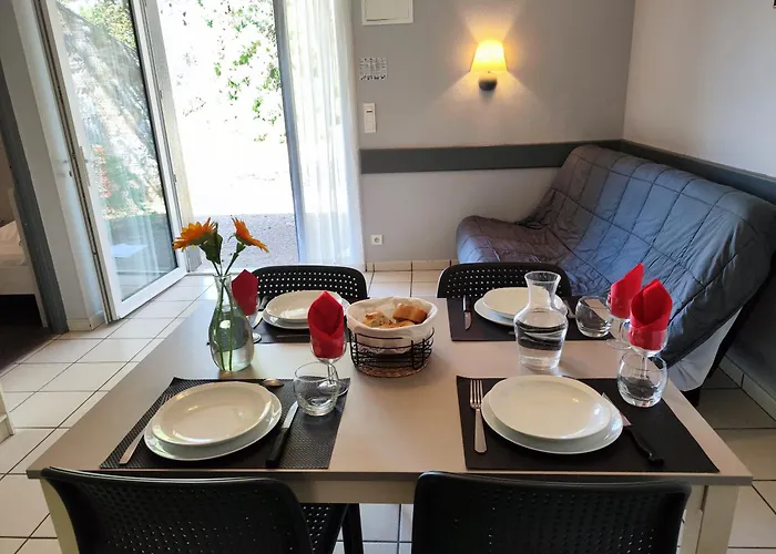 Aux Portes Des Monts D'aubrac Espalion