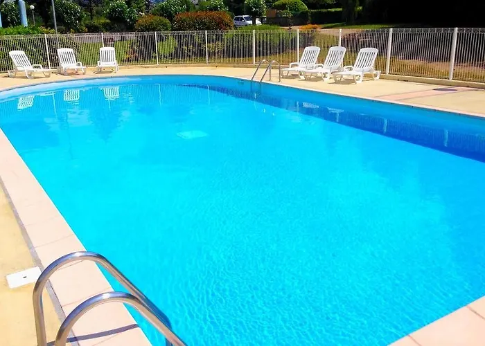 Aux Portes Des Monts D'aubrac Espalion