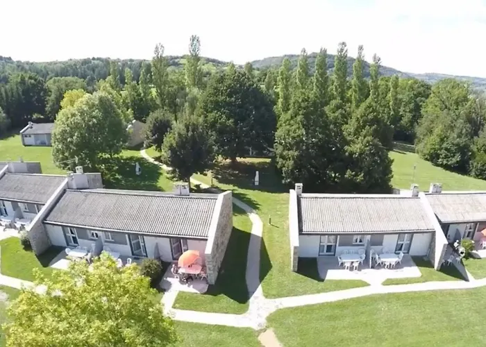 Aux Portes Des Monts D'aubrac 3*